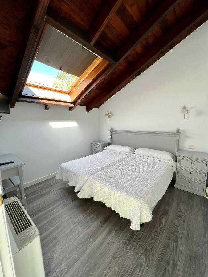 Hotel Villa Maria Ревилья-де-Камарго Экстерьер фото