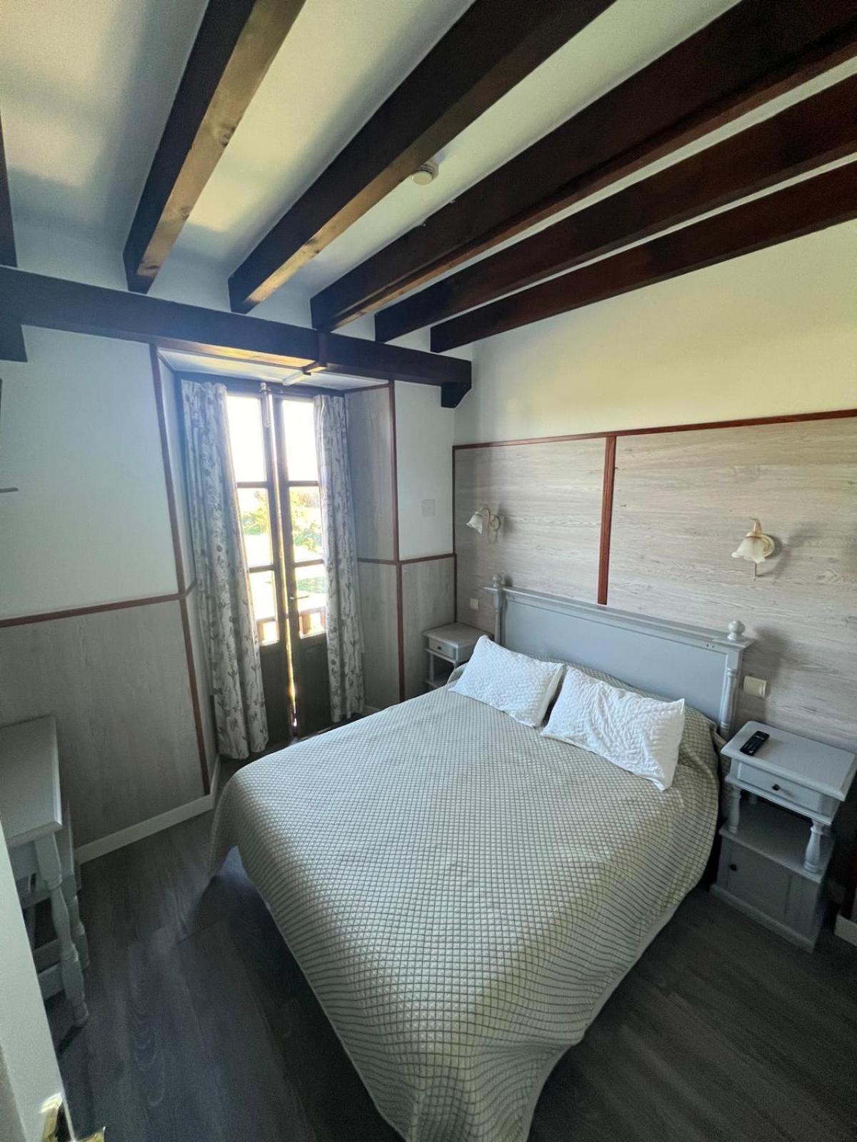 Hotel Villa Maria Ревилья-де-Камарго Экстерьер фото
