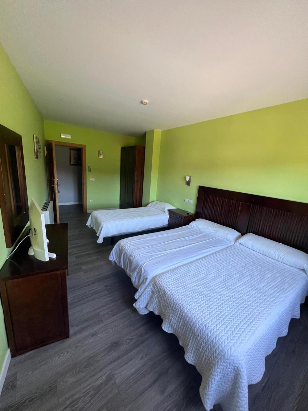 Hotel Villa Maria Ревилья-де-Камарго Экстерьер фото